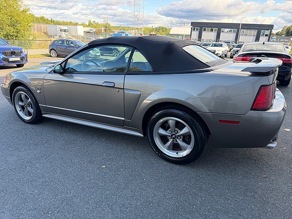 Ford Mustang 16 of 30