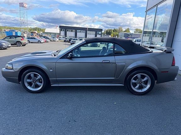 Ford Mustang 17 of 30