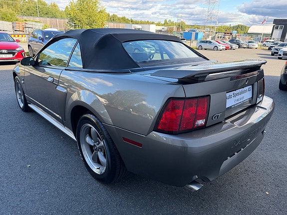 Ford Mustang 15 of 30