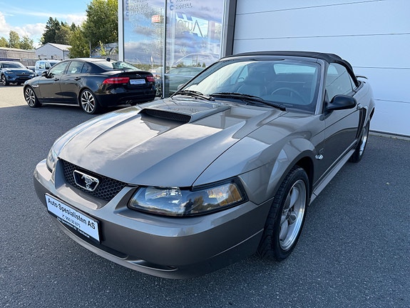 Ford Mustang 3 of 30