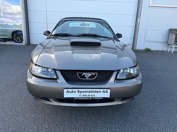 Ford Mustang 5 of 30