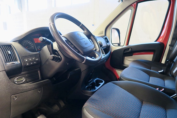 Peugeot Boxer 16 of 18
