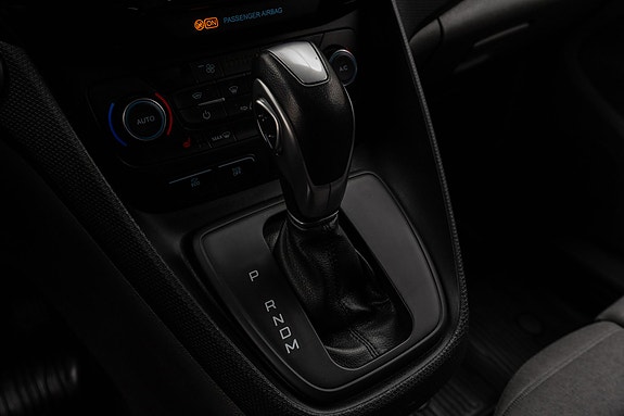 Ford Transit Connect 23 of 26