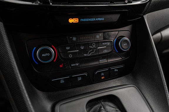 Ford Transit Connect 22 of 26