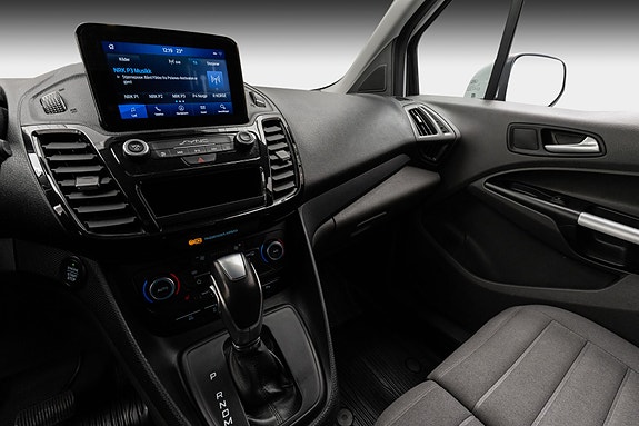 Ford Transit Connect 13 of 26