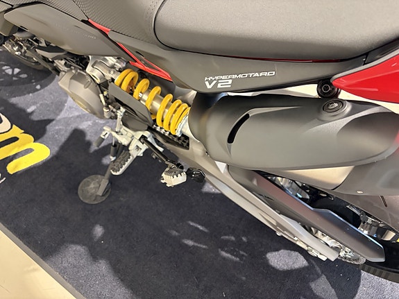 Ducati Hypermotard V2 11 of 15