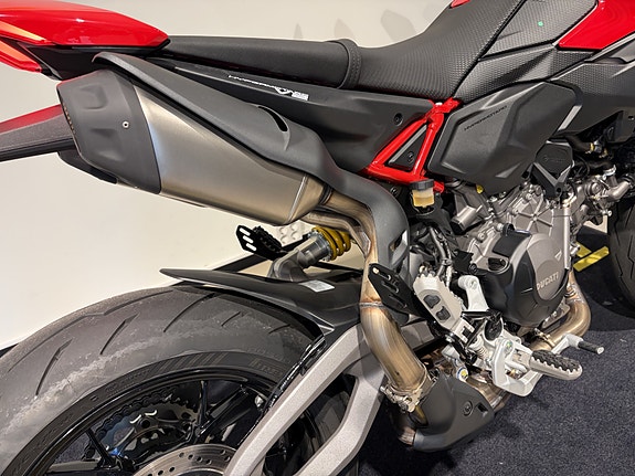 Ducati Hypermotard V2 14 of 15