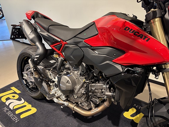 Ducati Hypermotard V2 4 of 15