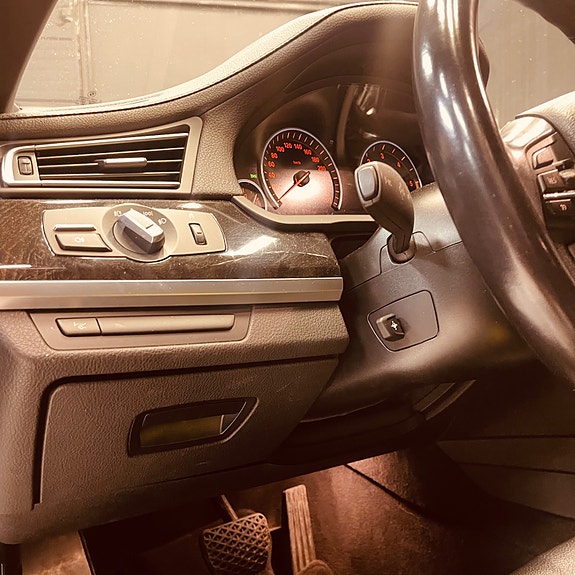 BMW 730d 9 of 18