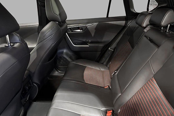 Toyota RAV4 17 of 21