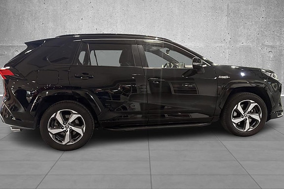 Toyota RAV4 6 of 21