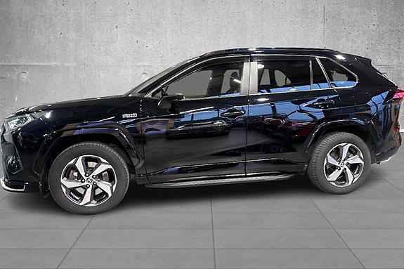 Toyota RAV4 2 of 21