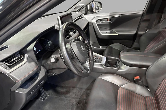 Toyota RAV4 10 of 21