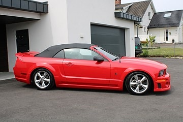 Ford Mustang 4 of 25