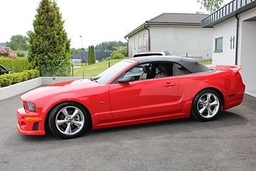 Ford Mustang 3 of 25