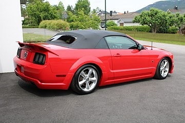 Ford Mustang 9 of 25