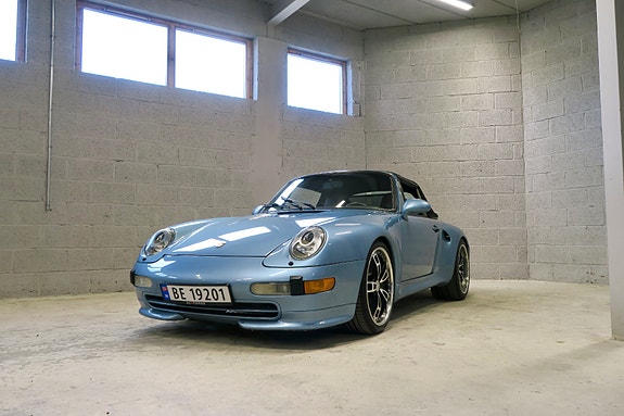 Porsche 911 15 of 30