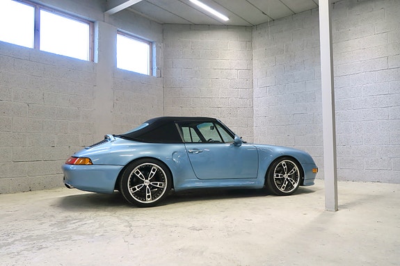 Porsche 911 4 of 30