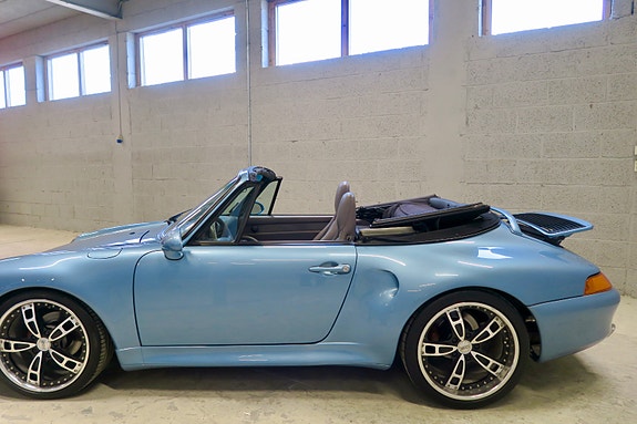 Porsche 911 24 of 30