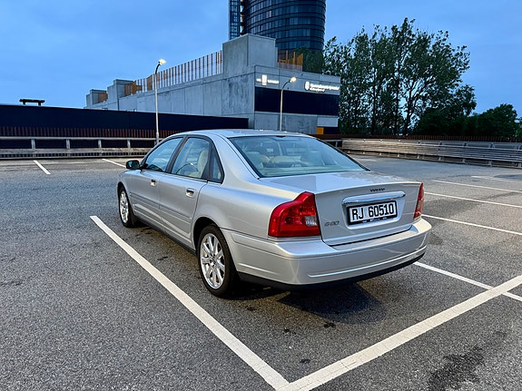 Volvo S80 4 of 30
