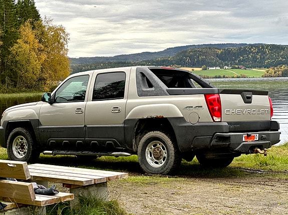 Chevrolet Avalanche 3 of 30