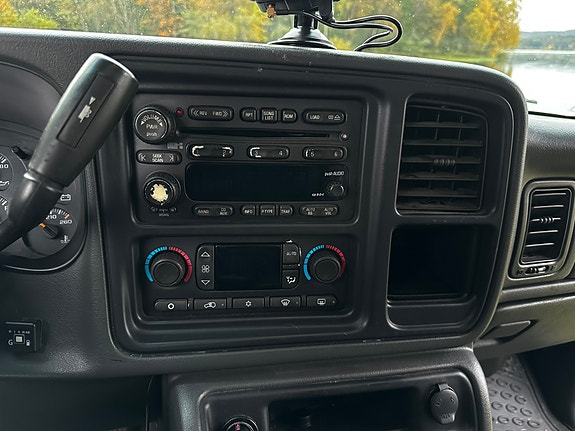 Chevrolet Avalanche 23 of 30