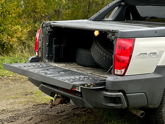 Chevrolet Avalanche 10 of 30