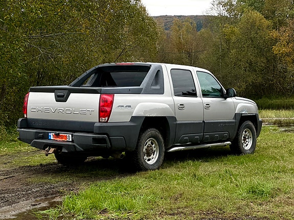 Chevrolet Avalanche 4 of 30