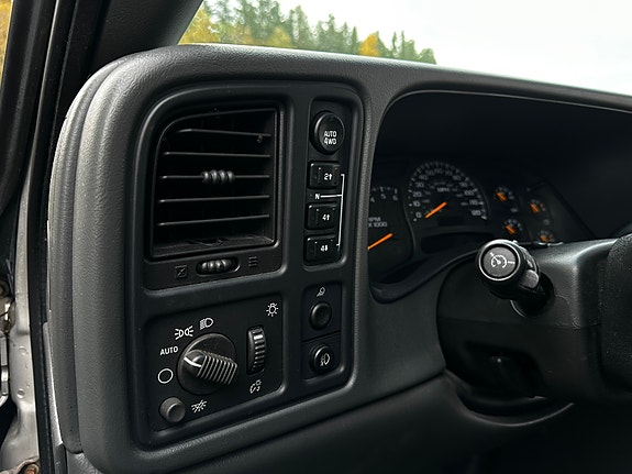 Chevrolet Avalanche 19 of 30