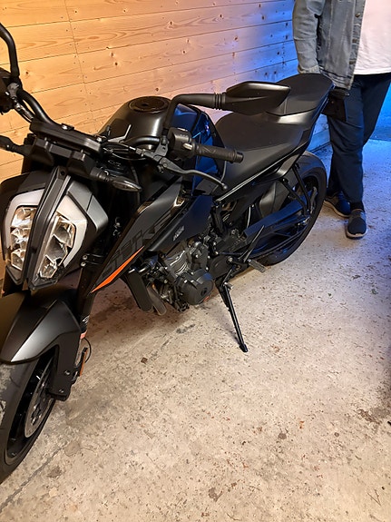 KTM 890 Duke 5 of 6