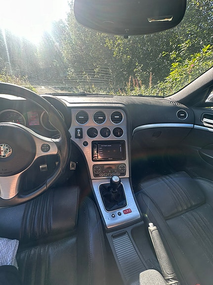 Alfa Romeo 159 3 of 9