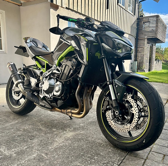 Kawasaki Z 900 6 of 17