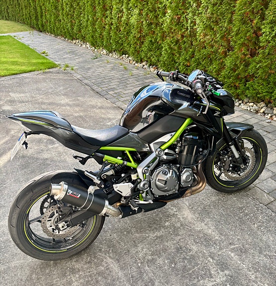Kawasaki Z 900 5 of 17