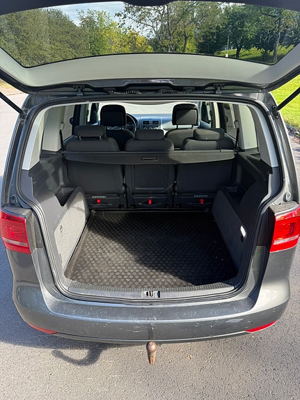 Volkswagen Touran 8 of 11