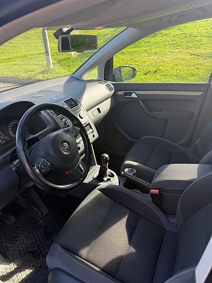 Volkswagen Touran 6 of 11