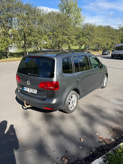 Volkswagen Touran 5 of 11