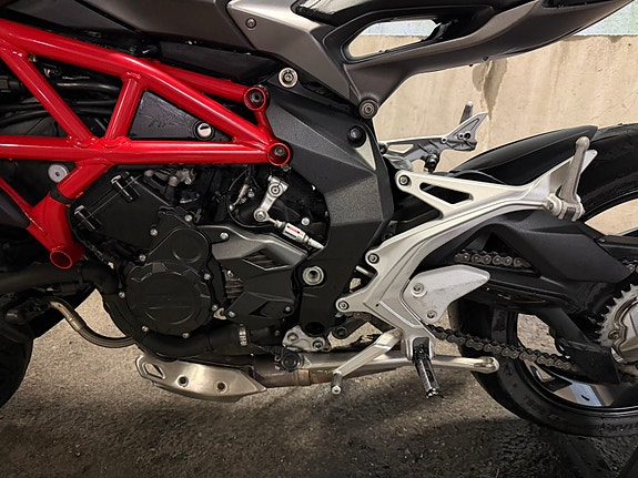 MV Agusta Brutale 800 15 of 24