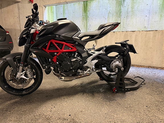 MV Agusta Brutale 800 3 of 24