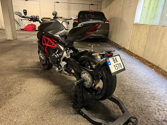 MV Agusta Brutale 800 4 of 24