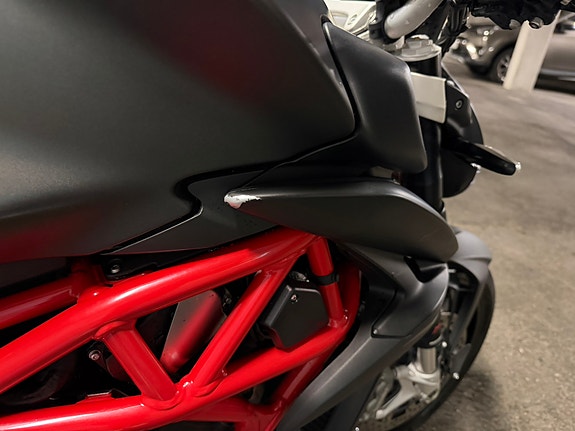 MV Agusta Brutale 800 13 of 24