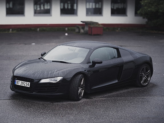 Audi R8 2 of 30