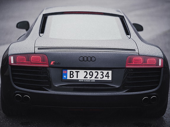 Audi R8 6 of 30