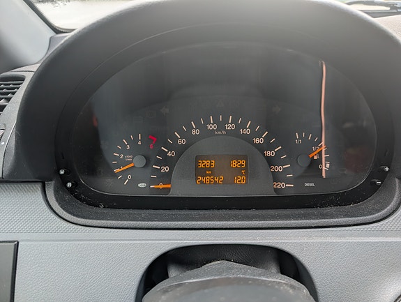 Mercedes-Benz Vito 109 10 of 11