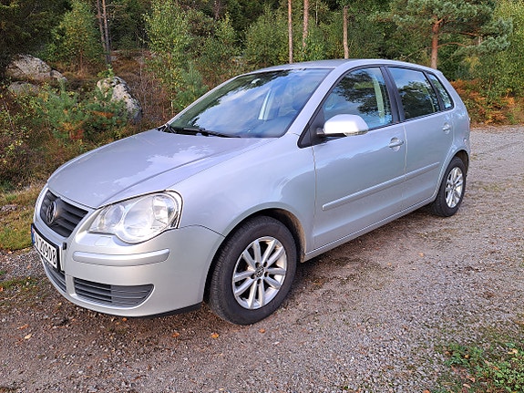 Volkswagen Polo 2 of 23