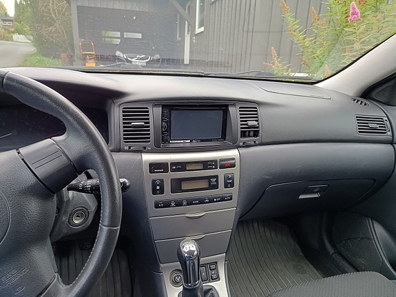 Toyota Corolla 9 of 16
