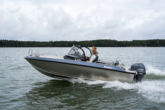 Strøken Buster X - 70 hk Yamaha - 68 timer - båthenger mm. 10 of 16