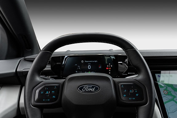 Ford Explorer 21 of 30