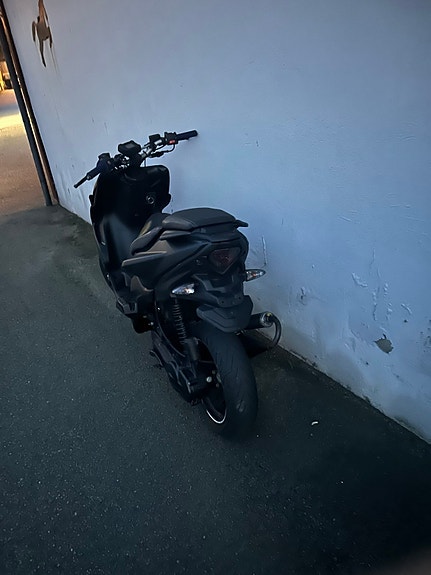 Yamaha 50 Aerox 3 of 4