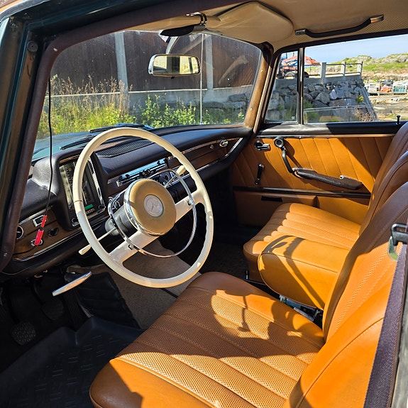 Mercedes-Benz 220 SB 11 of 27