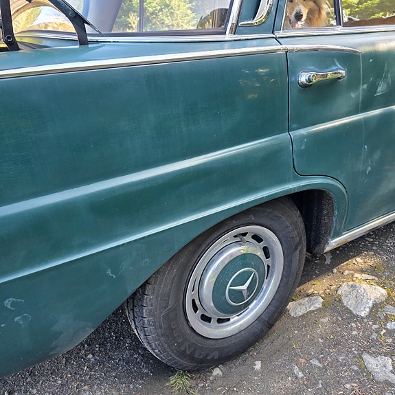 Mercedes-Benz 220 SB 23 of 27